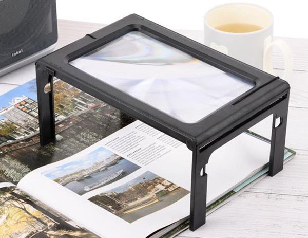 Hands-Free Reading Magnifier with LED Light – 3X