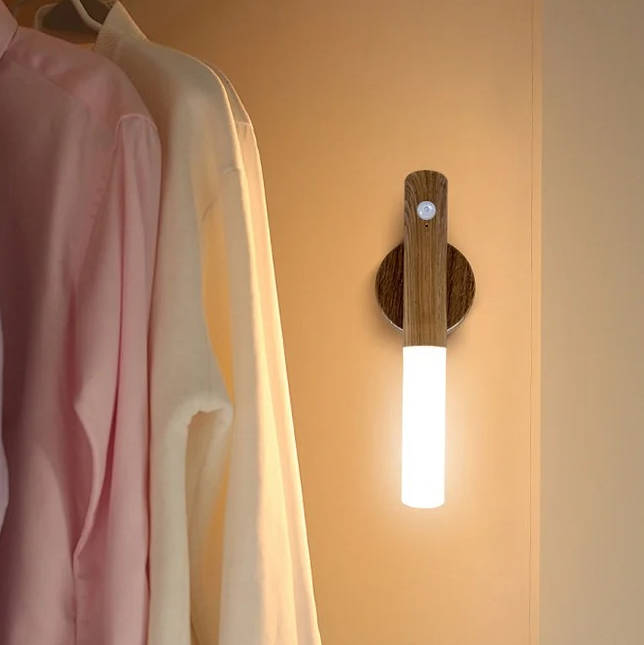 Plug-In Motion Sensor Night Light – Automatic LED Hallway Light