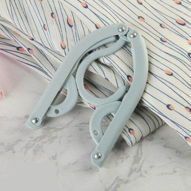 Foldable Travel Hangers – Portable Clothes Hangers for Suitcase