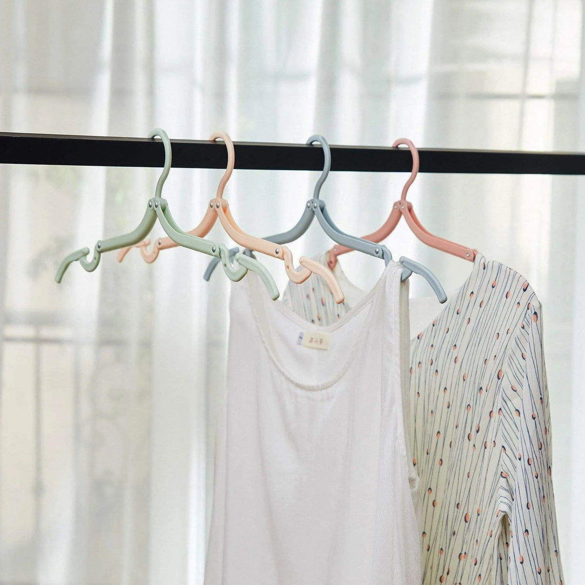 Foldable Travel Hangers – Portable Clothes Hangers for Suitcase