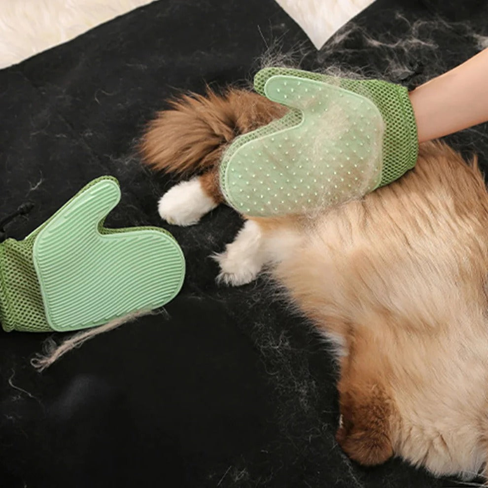Cat Grooming Glove – Gentle De-Shedding Mitt