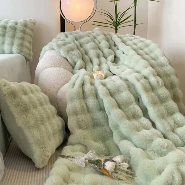 Faux Fur Throw Blanket – Soft Plush Blanket for Couch and Bed