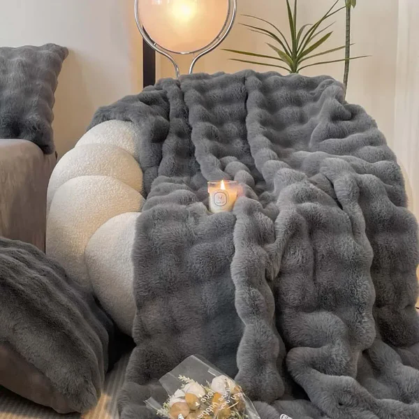 Faux Fur Throw Blanket – Soft Plush Blanket for Couch and Bed